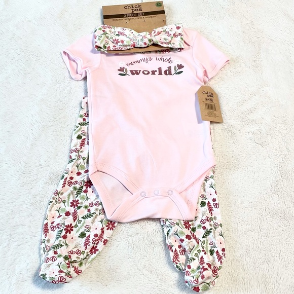 NWT Baby 3pc MOMMY’S WHOLE WORLD Onesie Set - Picture 3 of 7